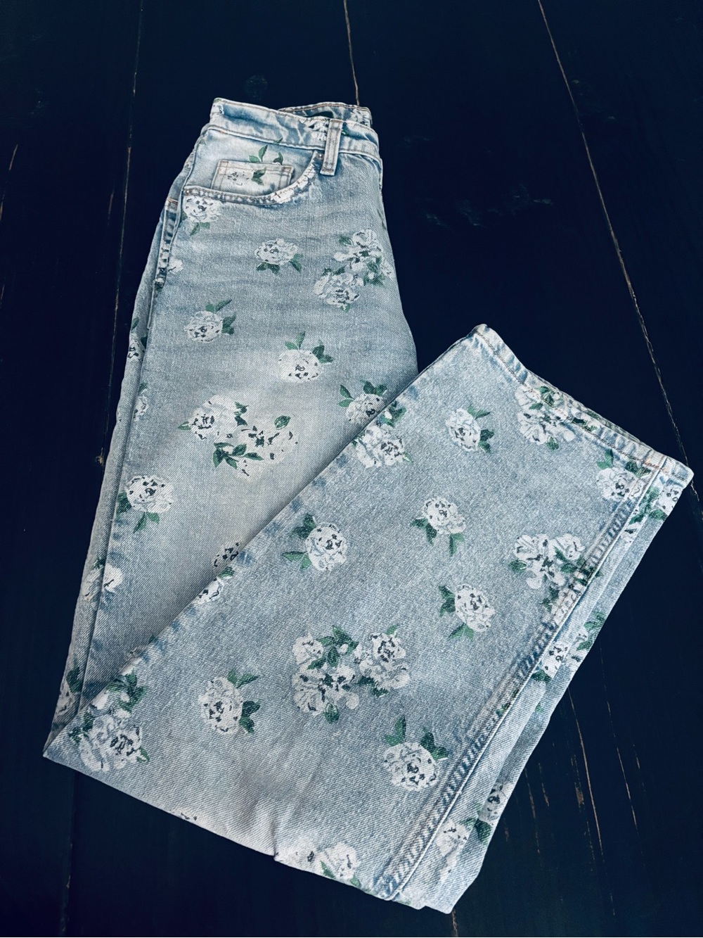 Wild Fable Women's 90's Relaxed Straight Jeans - Picture 4 of 6